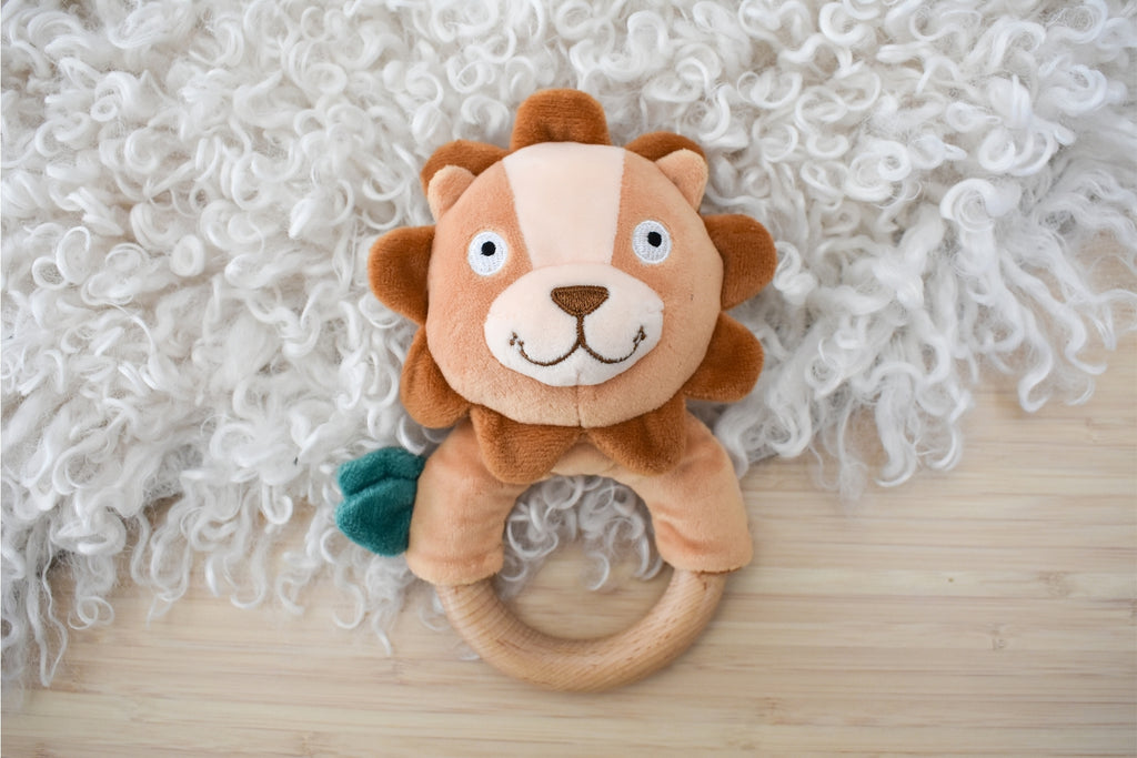 Snuggle Buddy Hugsworth Lion Wooden Ring Rattle for Babies by Koala Dream Plush Toy